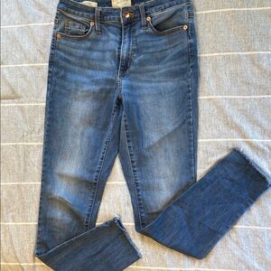 Universal Thread Blue Ankle Cropped Jeans